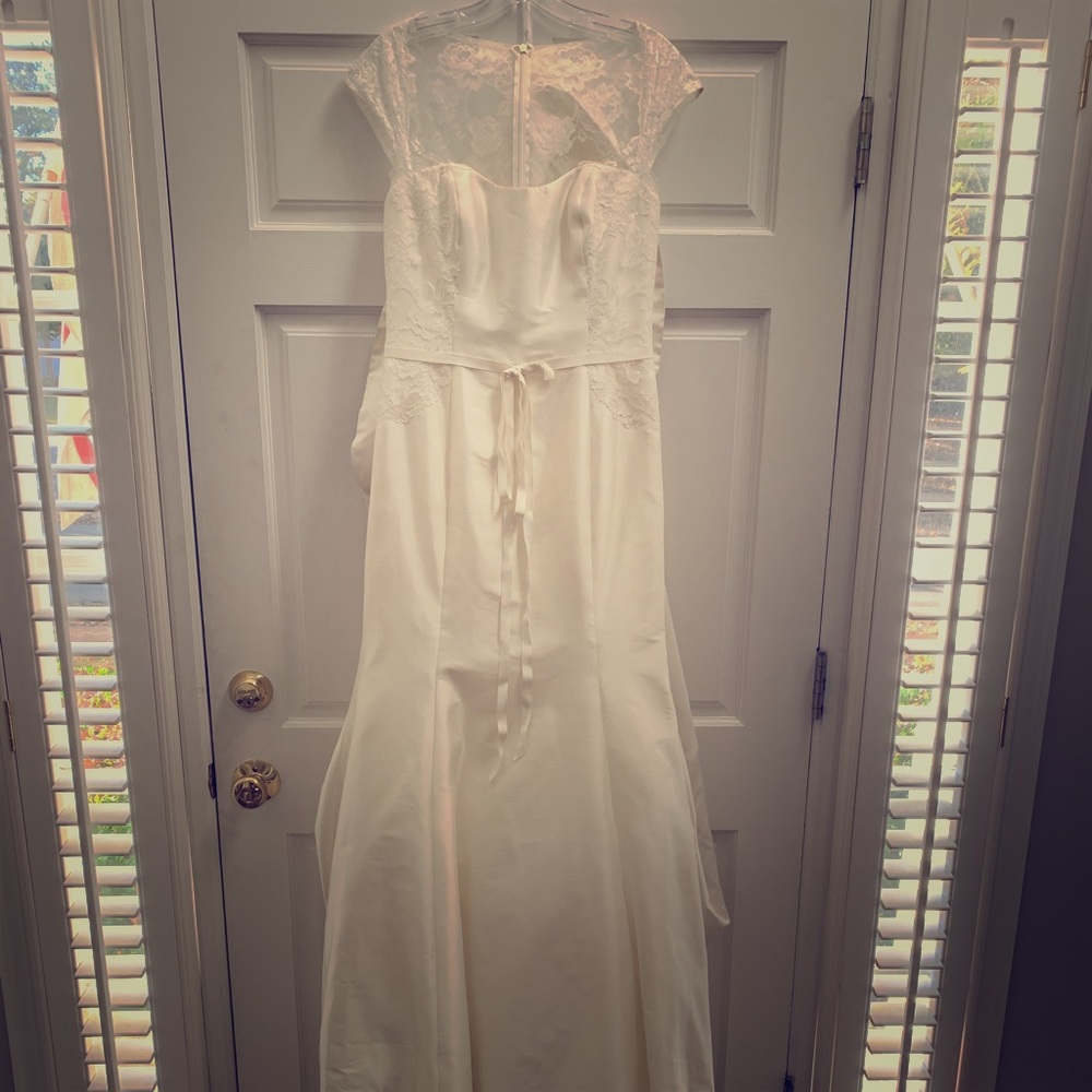Alyne- Wedding Dress